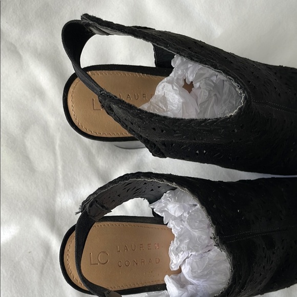 Chic Black Peep-Toe Booties - Picture 2 of 4